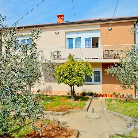 Апартаменты Kris *