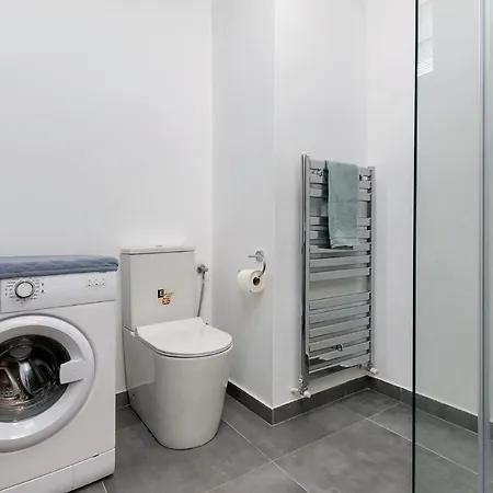 Kris شقة بولا