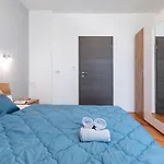 Kris Pula